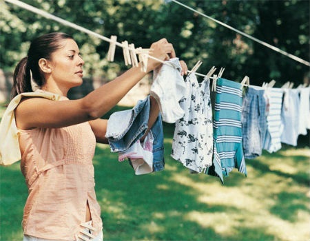 Làm thế nào để quần áo bạn nhanh khô hơn sau khi giặt xong?